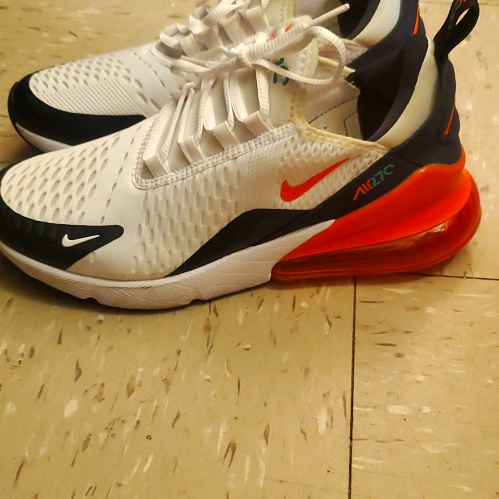 Nike Air Max 270 size 6 Boys